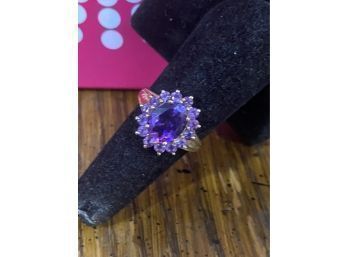 14k Oval Amethyst Halo Ring Size 7.25 3.45 Grams