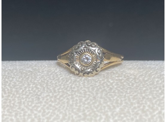 18k Antique Diamond Ring