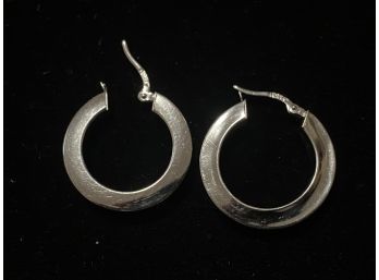 14k White Gold Squared Round Hoops 3.65G