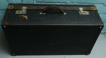 Vintage Trunk - Key No Included