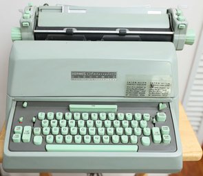 Vintage Hermes HEBREW Typewriter - Collectible