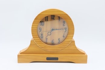 Wooden Mantel Clock 'Pine Acres' - Batterie Operated