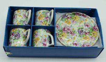 Royal Crown Tea Set In Original Box, Like New - 4 Teacups, 4 Matching Saucers