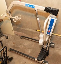 Invacare Reliant 450 Battery-Powered Lift, Power Low Base With Patient Lift Scale