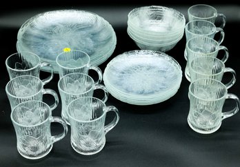 Arcoroc 'Canterbury' Glass Dinnerware, Late 20th Century