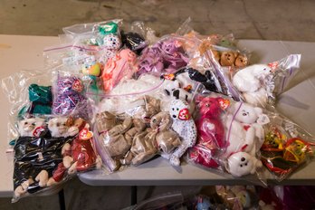 Assorted Beanie Babies - Large Lot