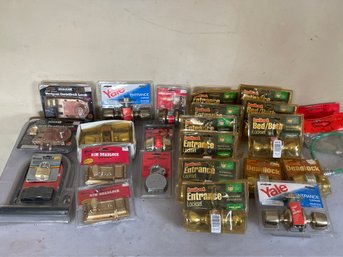 Large Lot If Assorted Locks And Door Knobs - Please Look Through All Photos