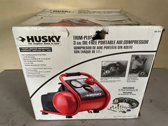 Husky 3 GAL OIL-FREE PORTABLE AIR COMPRESSOR