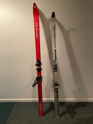 Pair Of Skis - Sno Haus Omesoft  & Olin Skis 800 Series