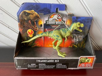 Jurassic World Park Legacy Collection Baby Young Tyrannosaurus Rex T-Rex