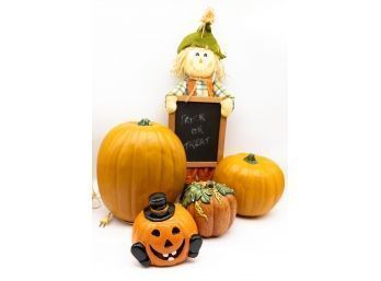 Pumpkins & Scarecrow, Halloween Decor