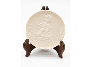 Vintage HUMMEL Merry Wanderer GOEBEL 1976 Collectors Club Medallion Plaque
