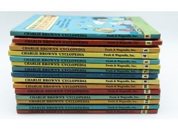 Lot Of 15 Charlie Brown Encyclopedia Children Books - Collectible