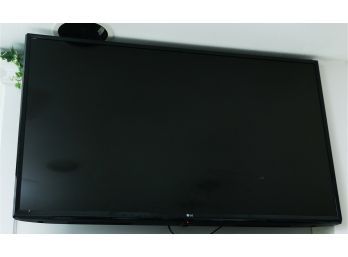 LG 2017 Flat Screen W/ Television Mount - Model# 43L5500-UA -