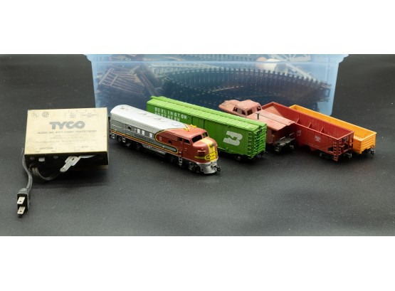 TYCO  Hobby Transformer  Model# 899T - 5 Vintage Toy Trains -  Vintage Lionel Santa Fe - ATLAS Train Tracks