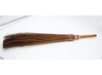 Straw Broom 33'
