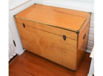 Solid Wood Pine Box/trunk