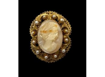 Florenza - Signed Vintage Cameo With Pearls