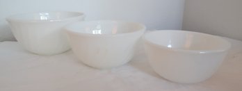Anchor Hocking Fire King Swirl Milk Glass Nesting Bowls White