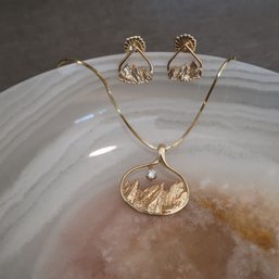 14 K Gold Boulder Flatirons Necklace And Earring Set