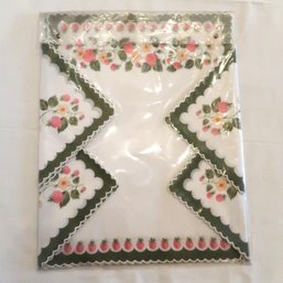 Set Of 4 Placemats W/ Napkins - Strawberries
