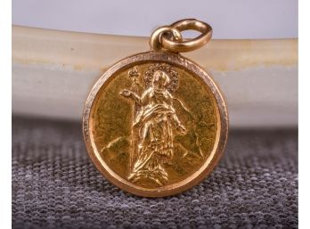 18k Gold Pendant Religious Medal (107)