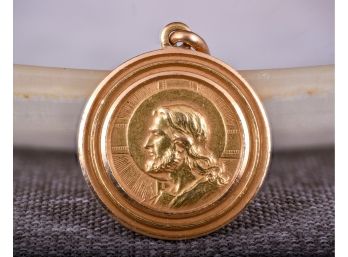 18k Gold Pendant Religious Medal (103)