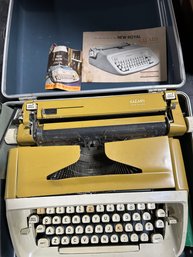 Vintage Royal Safari Portable Typewriter
