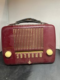 Vintage Bakelite Emerson Tube Radio Portable