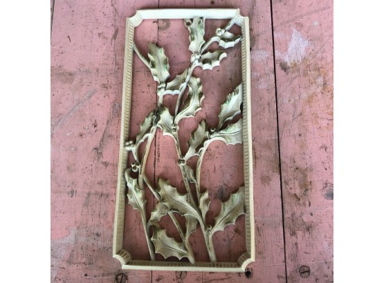 SyrocoWood Vintage Leaf And Berry Carved Wooden Wall Decor