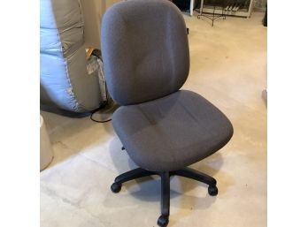 Office Chair With Pneumatic Lift