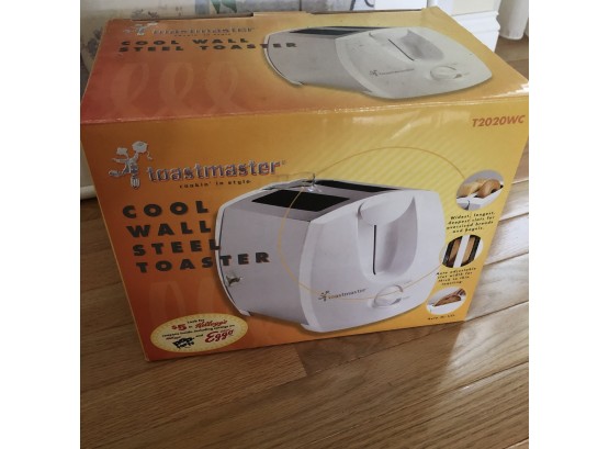 White 2-slot Toaster