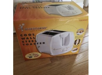 White 2-slot Toaster