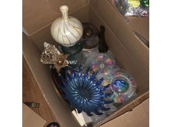 Vase And Other Decorative Items Box Lot