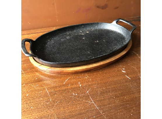 Bobby Flay Cast-Iron Sizzle Pan With Trivet