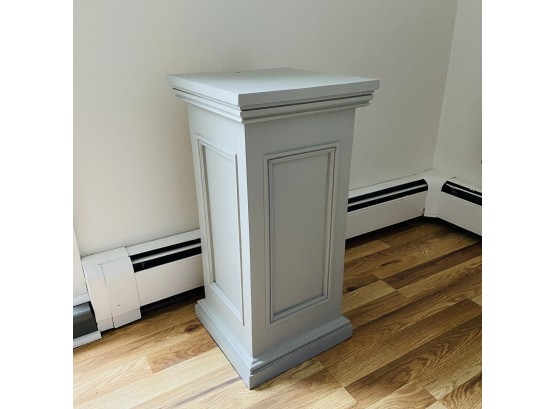 Column Stand In Gray
