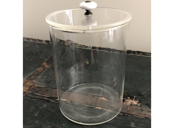 Pyrex Cylinder With Lid