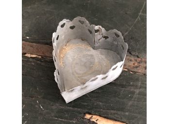 Lace Edge Metal Heart Container