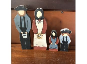 Wooden Amish Family Figures
