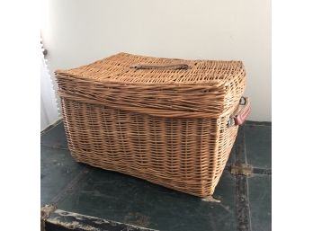 Willow Basket With Lid An Leather Handles