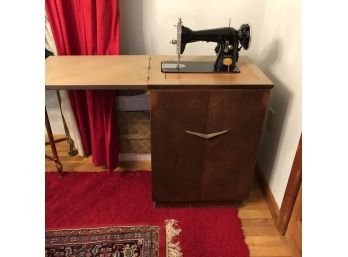 Vintage Deluxe Precision Built Snycro-Matic Sewing Machine In Cabinet