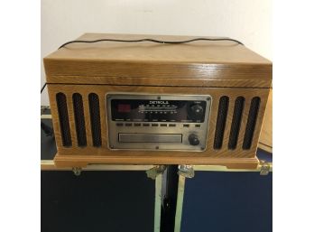 Detrola Model KM837 Record Player, CD, Am/fM Radio