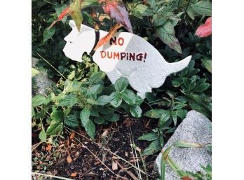 White Metal Dog Sign: No Dumping!