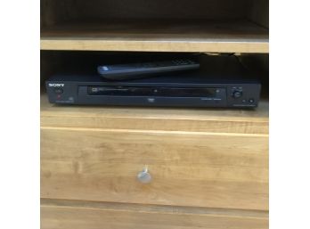 Sony CD/DVD Player Model DVP-NS315 With Remote