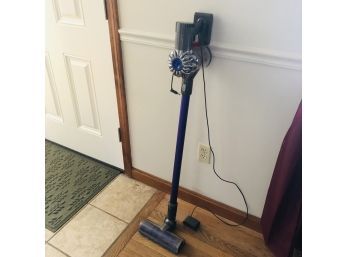 Dyson Cordless Stick Vacuum For Parts Or Repair