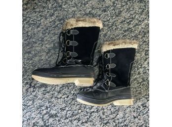 Rugged Outback - Ladies Winter Boots - Black With Fur Trim - Size 9