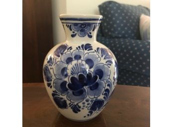 Delft Holland Hand Painted Vase With Certificate Of Authenticity 5.5'