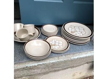 Vintage Yamaka Stoneware Continental Kent Dishware Set