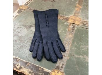 Ladies Black Gloves With Decorative Cutout