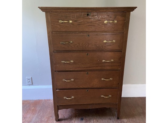 Vintage 5-Drawer Dresser (Upstairs)